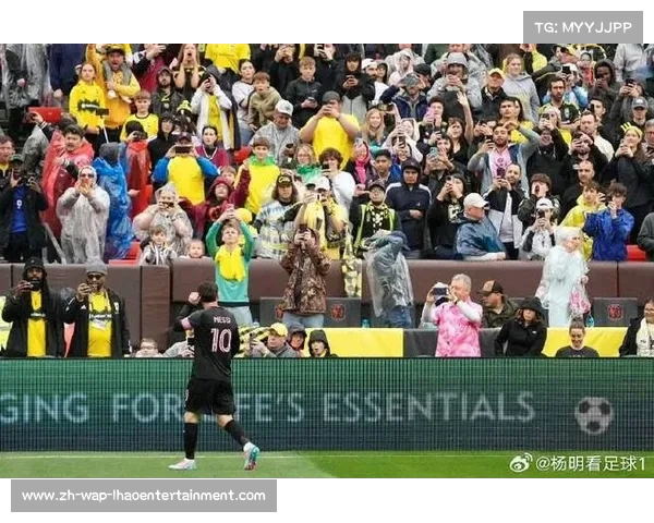 梅西与贝克汉姆共战绿茵场激情对决的经典瞬间回顾